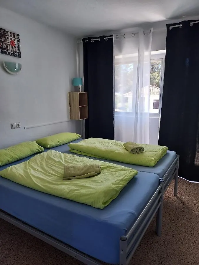 Hostal Residencia Orsi 埃尔阿雷纳尔