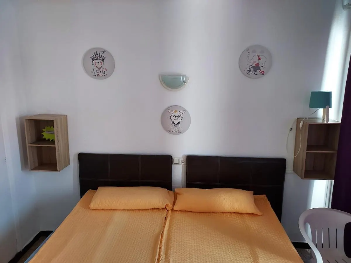 Hostal Residencia Orsi 埃尔阿雷纳尔 旅馆