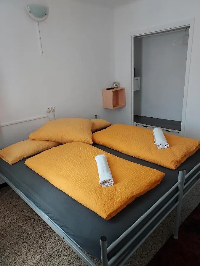 Hostal Residencia Orsi 埃尔阿雷纳尔 旅馆