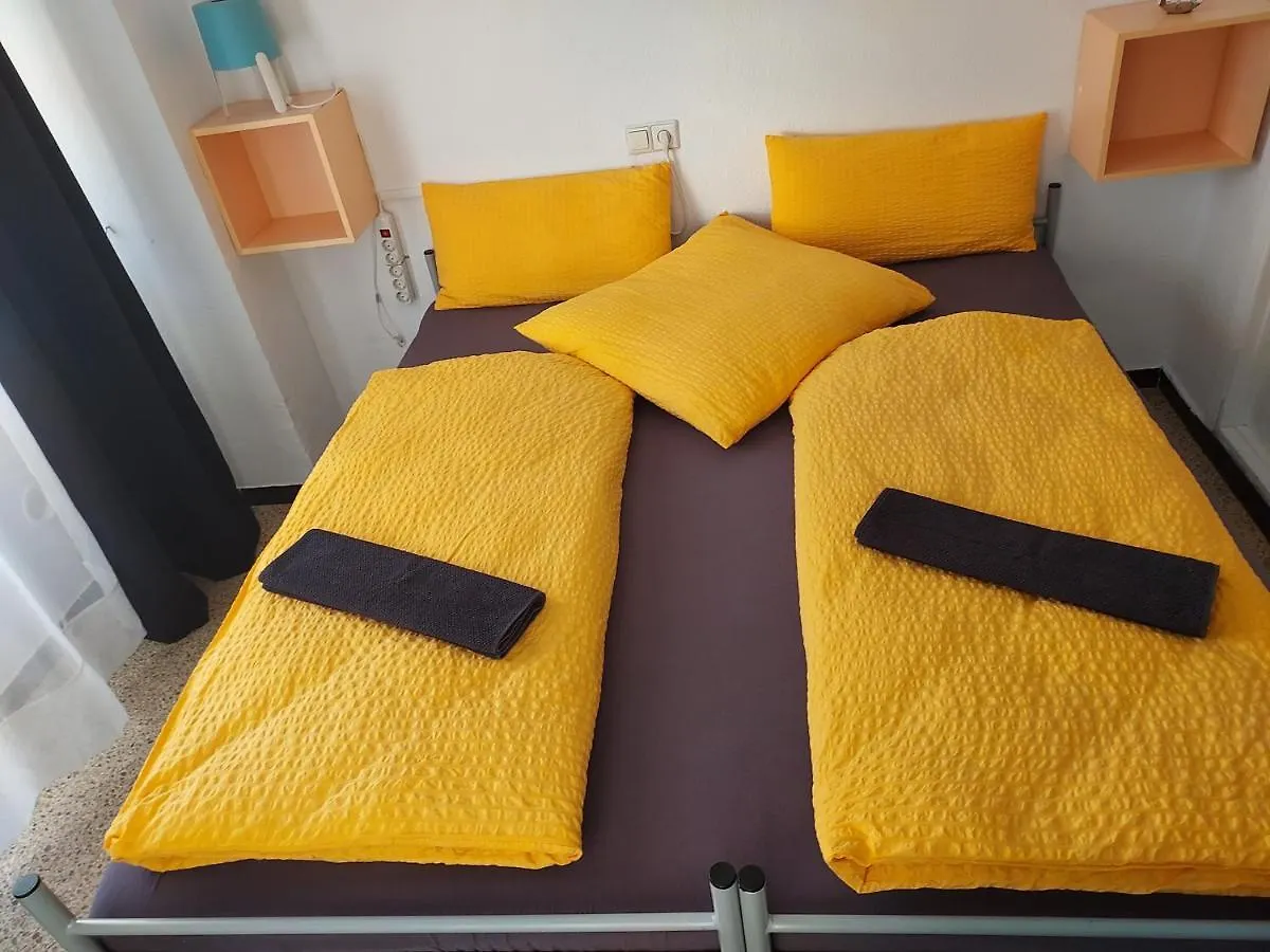 Hostal Residencia Orsi 埃尔阿雷纳尔