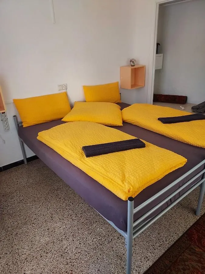 Hostal Residencia Orsi 埃尔阿雷纳尔