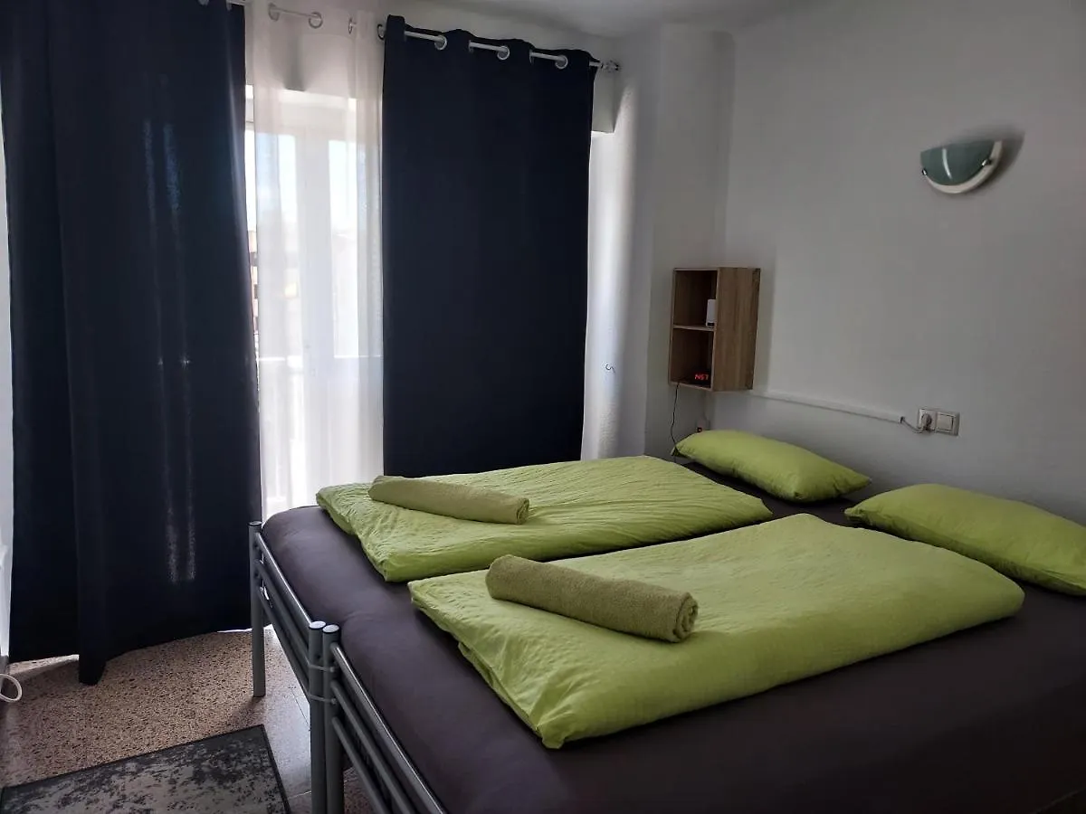 Hostal Residencia Orsi 埃尔阿雷纳尔 0*,