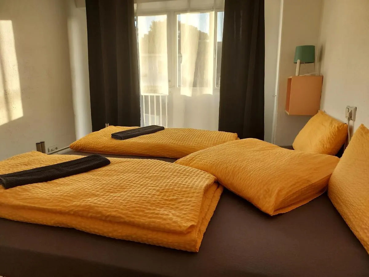 Hostal Residencia Orsi 埃尔阿雷纳尔