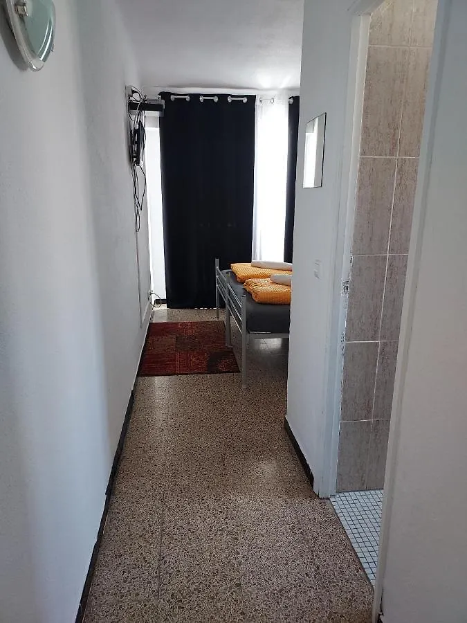 Hostal Residencia Orsi 埃尔阿雷纳尔 0*,